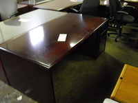 Office Desks 6' Mahogany desk