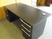 CHERRYMAN Furniture Cherryman Verde executive desk